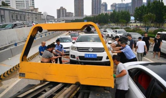 郑州隧道水抽完了吗 隧道打出大水