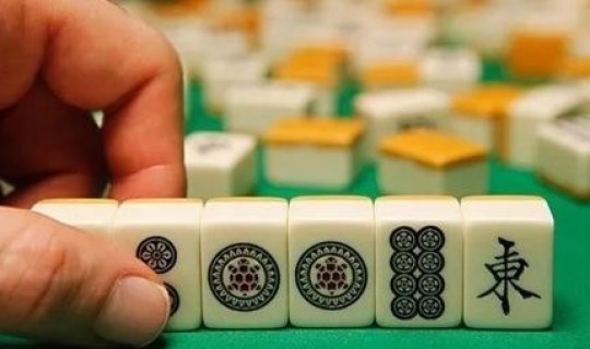 三人挖坑技巧，三人玩扑克牌挖坑游戏的技巧怎么整牌怎么算牌