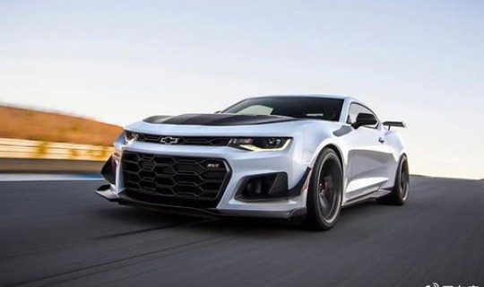 科迈罗大黄蜂(科迈罗大黄蜂多少钱一辆)