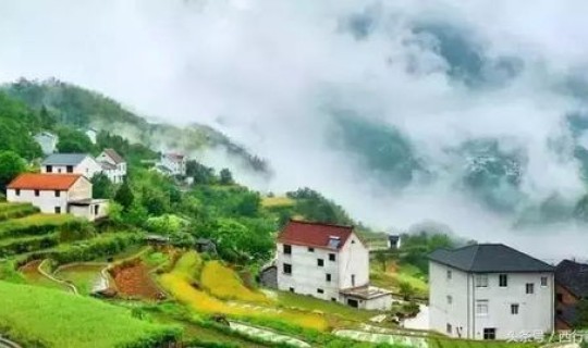 贵阳城内必去三个景点？黔灵山必去三个景点