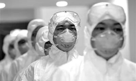 疫情最高一天感染多少人(疫情三年一共死亡多少)