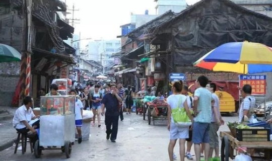 西安回民街最近新闻报道？西安回民街能喝酒吗