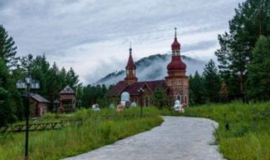 北京现在能去旅游吗8月？四月份去北京旅游穿什么衣服