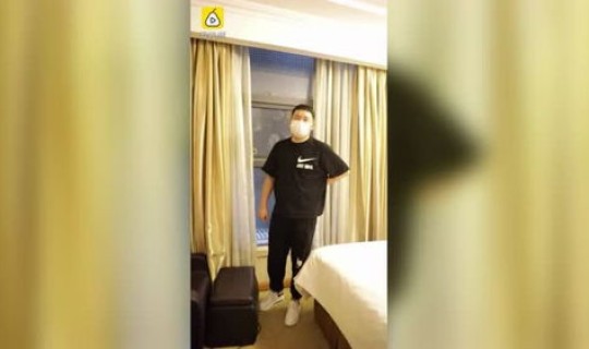 疫情大连小伙蒋文强(大连小伙蒋文强重回武汉与医护相聚)