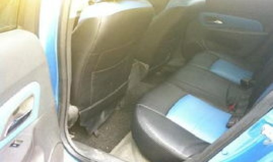 雪弗兰科鲁兹后备箱打开开关在哪(雪弗兰科鲁兹的空调滤芯在哪里)