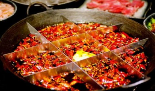 成都半夜还营业的火锅 成都解封后凌晨火锅店排400多桌