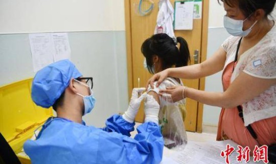 未成年打新冠疫苗费用？未成年打新冠疫苗是否需要监护人陪同