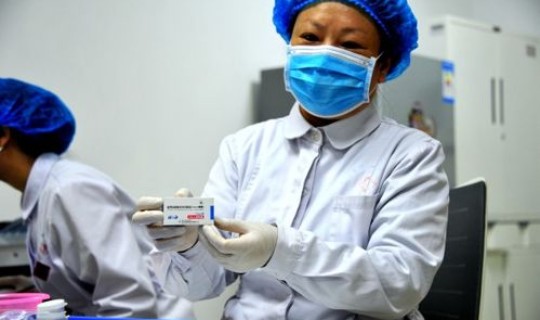 未成年打新冠疫苗有时间限制吗(未成年打新冠疫苗是否需要监护人陪同)